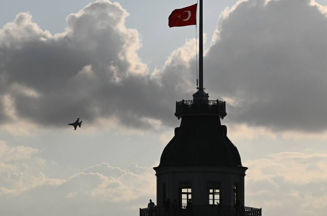 SOLOTÜRK'ten rekor kıran gösteri. İstanbulluları büyülediler - Resim: 10